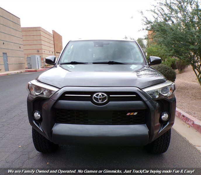 Used 2020 Toyota 4Runner SR5 AWD/4WD image 2