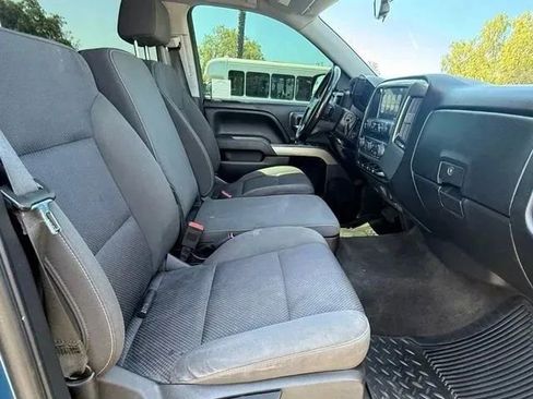 Used 2018 Chevrolet Silverado 1500 LT w/ LT Eassist Package AWD/4WD image 10