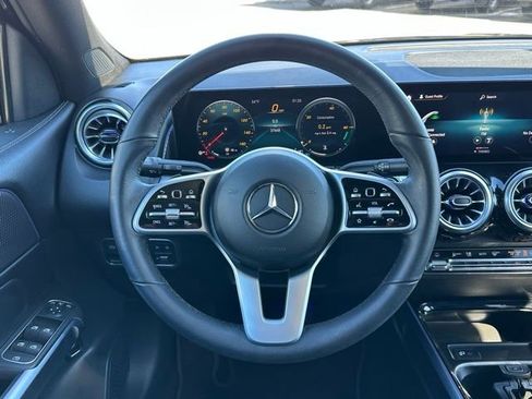 Certified 2022 Mercedes-Benz GLB 250 4MATIC w/ Premium Package Lite image 12