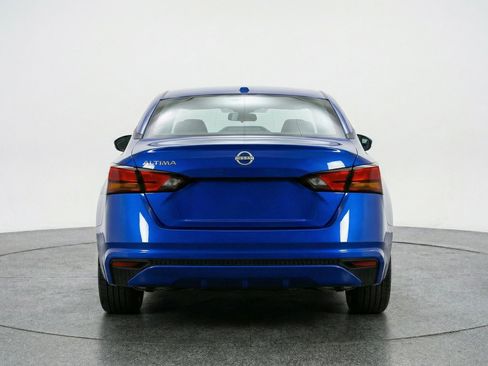 Used 2025 Nissan Altima 2.5 SV image 7