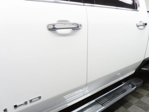 Used 2024 GMC Sierra 3500 Denali image 40