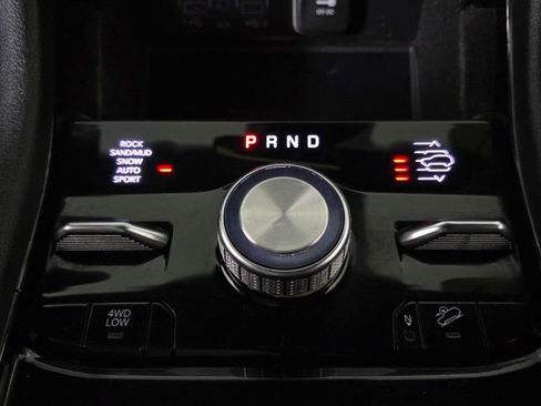 Used 2022 Jeep Grand Cherokee Overland w/ Luxury Tech Group IV image 28