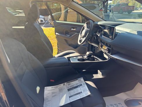 Used 2026 Nissan Rogue SV w/ SV Premium Package image 28