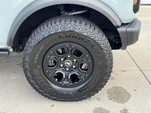 Used 2023 Ford Bronco Wildtrak image 8