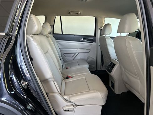 Used 2018 Volkswagen Atlas SE image 34