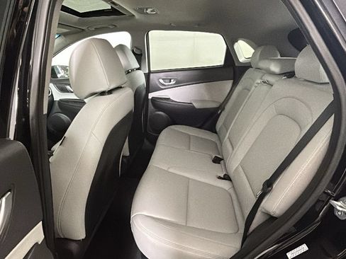 Used 2023 Hyundai Kona Limited AWD/4WD image 32