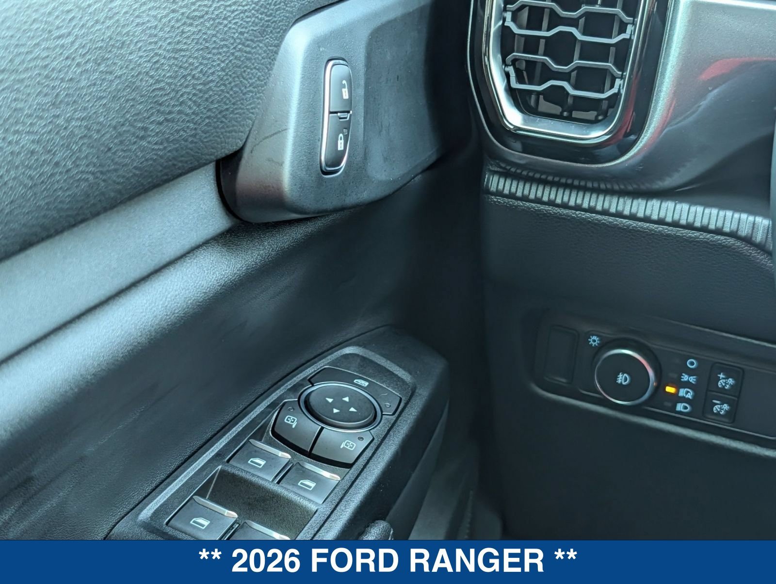 New 2026 Ford Ranger XLT w/ Black Appearance Package RWD image 34