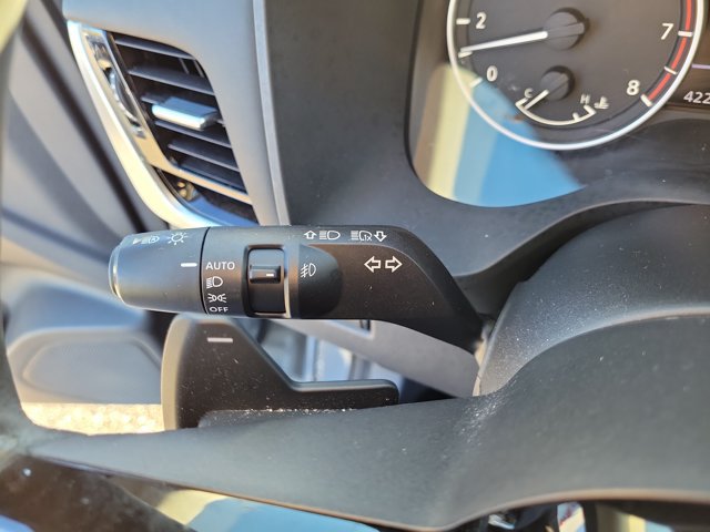 Used 2022 Nissan Rogue SL FWD image 26