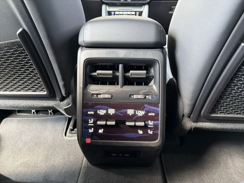 New 2025 Porsche Macan 4 Electric AWD/4WD image 27