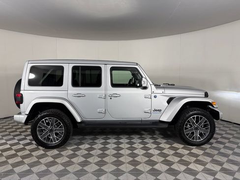 Used 2024 Jeep Wrangler High Altitude AWD/4WD image 6