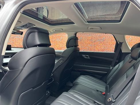 Used 2024 Genesis GV80 3.5T image 3