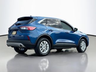Used 2022 Ford Escape SE w/ Cold Weather Package AWD/4WD video 2