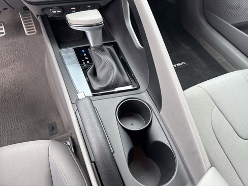 Certified 2025 Hyundai Elantra Sport image 24