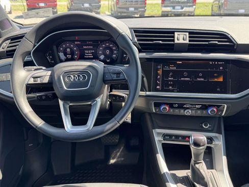 Used 2025 Audi Q3 2.0T Premium AWD/4WD image 2