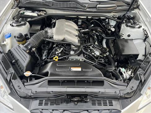 Used 2010 Hyundai Genesis 3.8 image 24