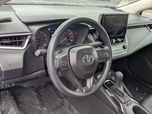Used 2025 Toyota Corolla LE image 14