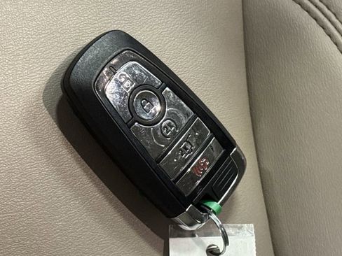 Used 2023 Lincoln Aviator AWD w/ Premium Package image 30