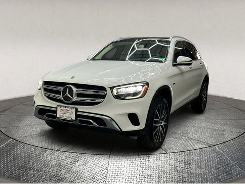 Used 2020 Mercedes-Benz GLC 350e 4MATIC w/ Premium Package image 4