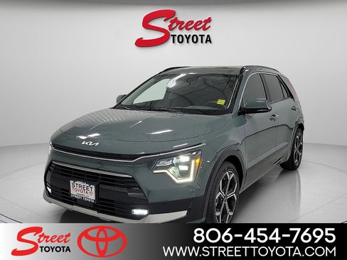 Used 2023 Kia Niro SX Touring image 1