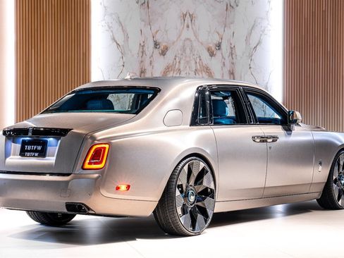 Used 2025 Rolls-Royce Phantom Sedan image 5