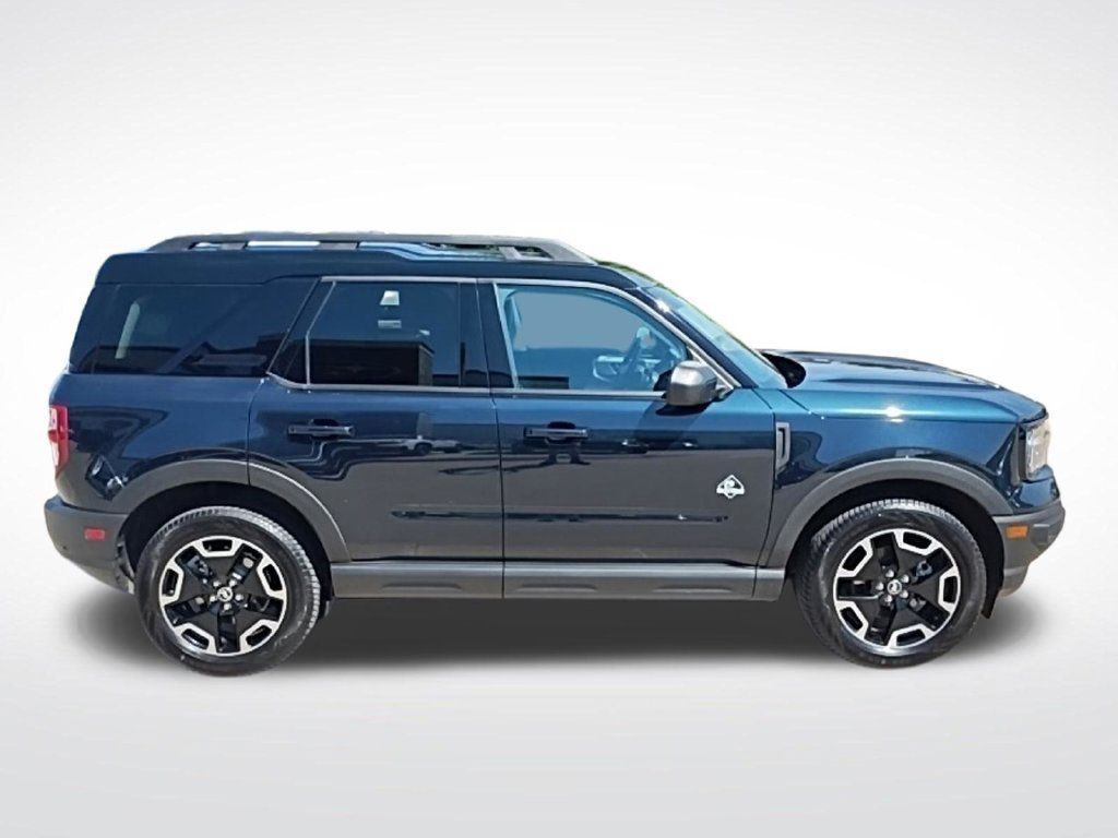 Used 2023 Ford Bronco Sport Outer Banks w/ Tech Package AWD/4WD image 4
