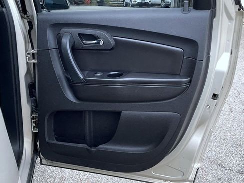 Used 2011 Chevrolet Traverse LT w/ Personal Connectivity Package image 16