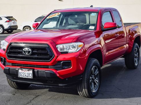 Used 2023 Toyota Tacoma SR image 3