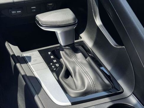 Certified 2023 Hyundai Elantra SEL FWD image 28
