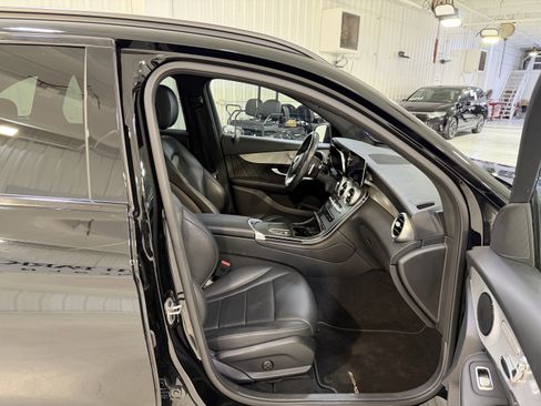 Used 2022 Mercedes-Benz GLC 300 image 14