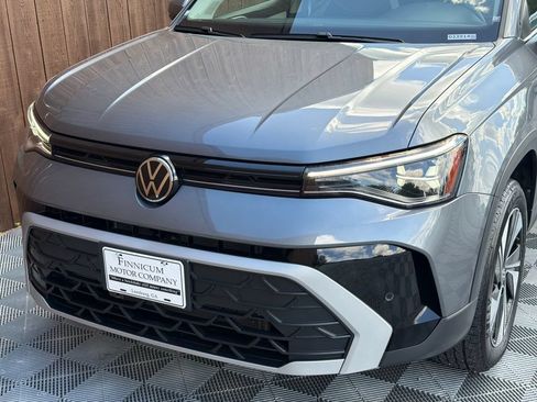 Used 2025 Volkswagen Taos SE AWD/4WD image 19
