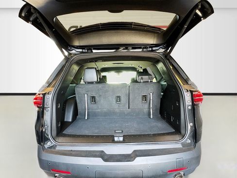 Used 2023 Chevrolet Traverse LT w/ Midnight/Sport Edition image 26