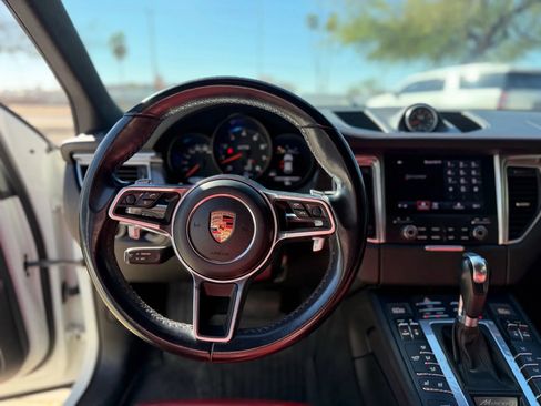 Used 2017 Porsche Macan GTS AWD/4WD image 21