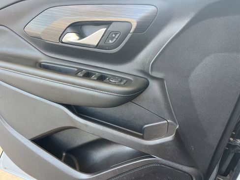 Used 2024 GMC Terrain SLE FWD image 6