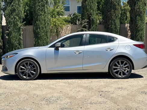 Used 2018 MAZDA MAZDA3 Touring FWD image 7