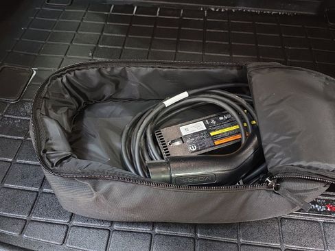 Used 2022 Jeep Wrangler Unlimited Sahara w/ Cold Weather Group image 21