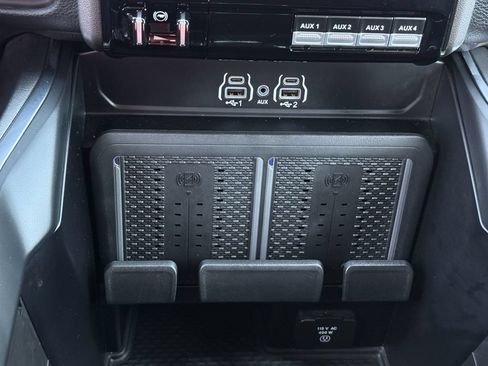 Used 2025 RAM 3500 Laramie AWD/4WD image 18