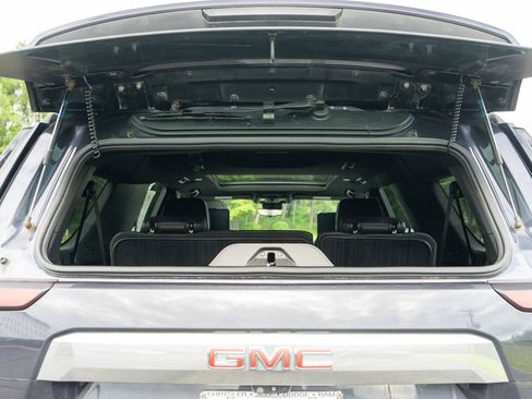 Used 2023 GMC Yukon XL Denali w/ Denali Reserve Package AWD/4WD image 11