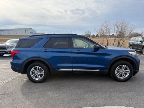 Used 2023 Ford Explorer XLT w/ Equipment Group 202A image 5
