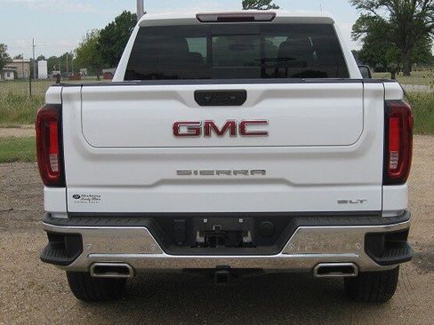 Used 2022 GMC Sierra 1500 SLT w/ SLT Premium Plus Package AWD/4WD image 4