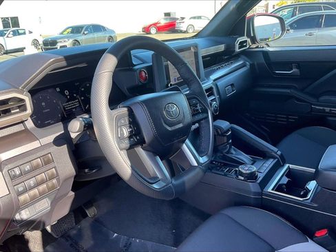 Used 2025 Toyota Tacoma TRD Off-Road image 10