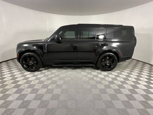 Used 2025 Land Rover Defender 130 V8 image 2