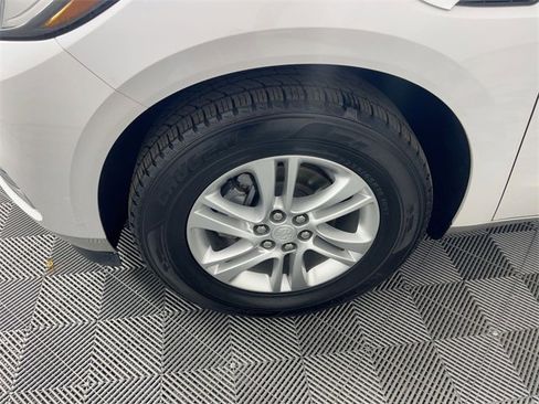 Used 2018 Buick Enclave Premium image 9