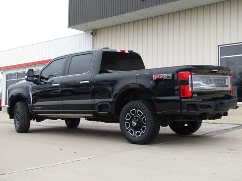Used 2024 Ford F250 Platinum image 10