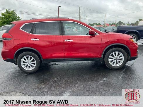 Used 2017 Nissan Rogue SV AWD/4WD image 8
