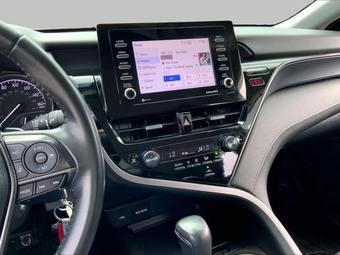 Used 2023 Toyota Camry SE FWD image 6