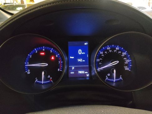 Used 2019 Toyota C-HR LE image 23