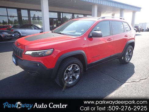 Used 2019 Jeep Cherokee Trailhawk AWD/4WD image 1