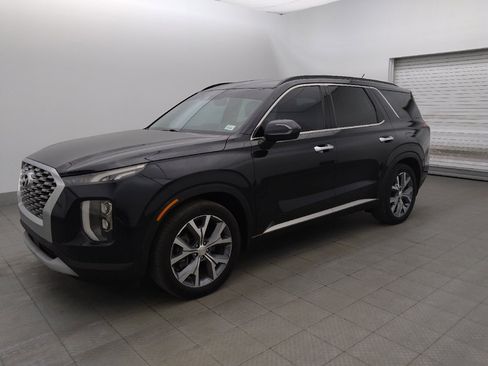 Used 2020 Hyundai Palisade SEL w/ Premium Package FWD image 2