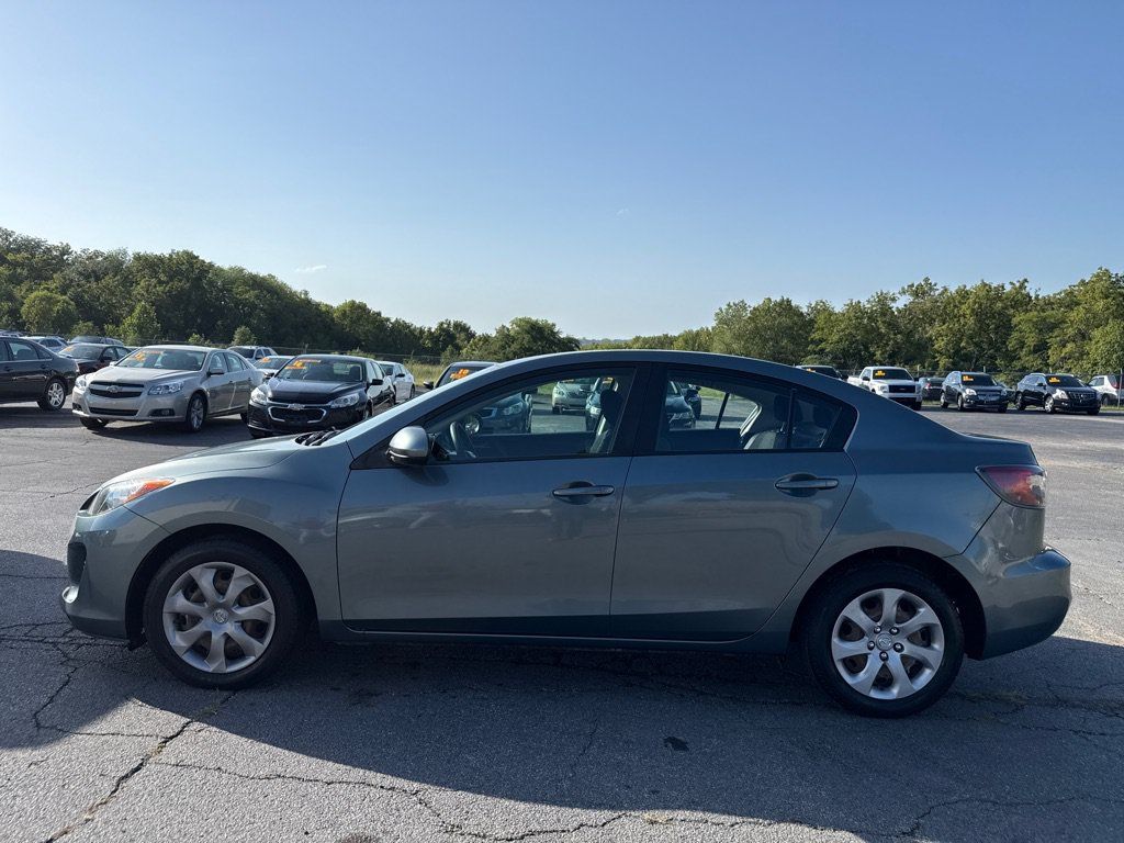 Used 2013 MAZDA MAZDA3 i Sport FWD image 1