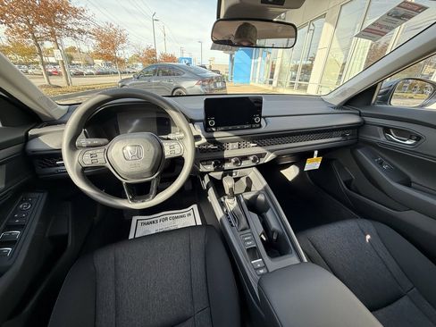 New 2025 Honda Accord SE image 7